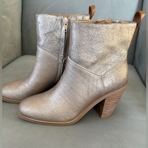Crown Vintage Shimmering Gold Heeled Boots